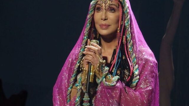 Шер виразила захоплення украінцями: “Давид вбиває Голіафа”
